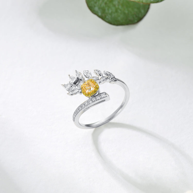 AU750 Leaf Ring Yellow Diamond Ring