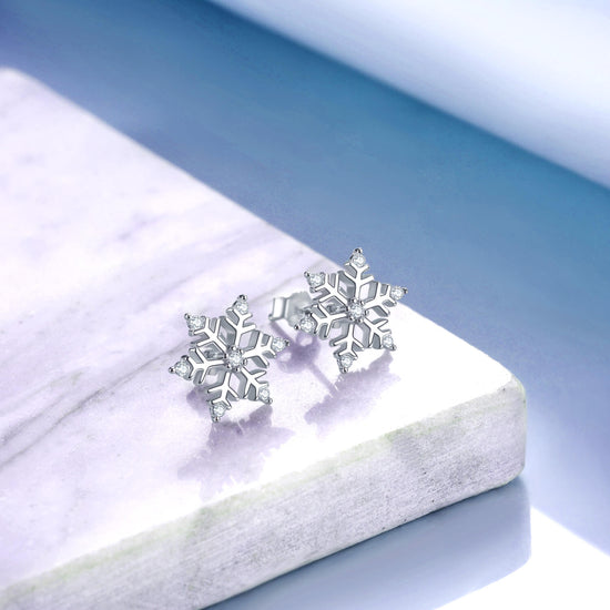 925 Sterling Silver Snowflake Stud With Cubic Zirconia Earrings Winter Gift - onlyone