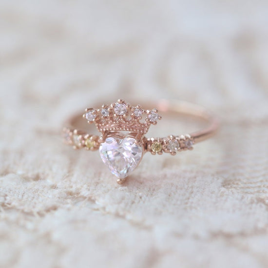 Crown Heart-shaped Birthstone Ring 14K Gold Moissanite Engagement Ring. - onlyone